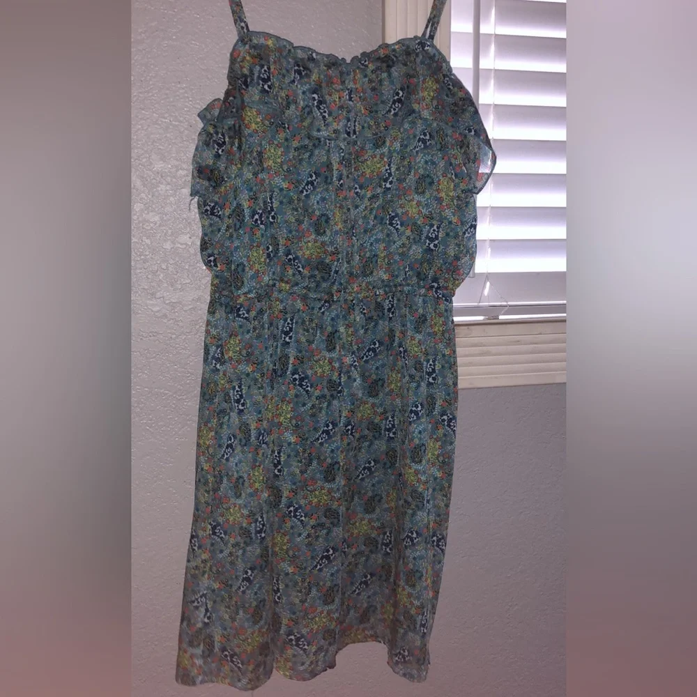All $3 piece clothing. - Picture 3 of 13